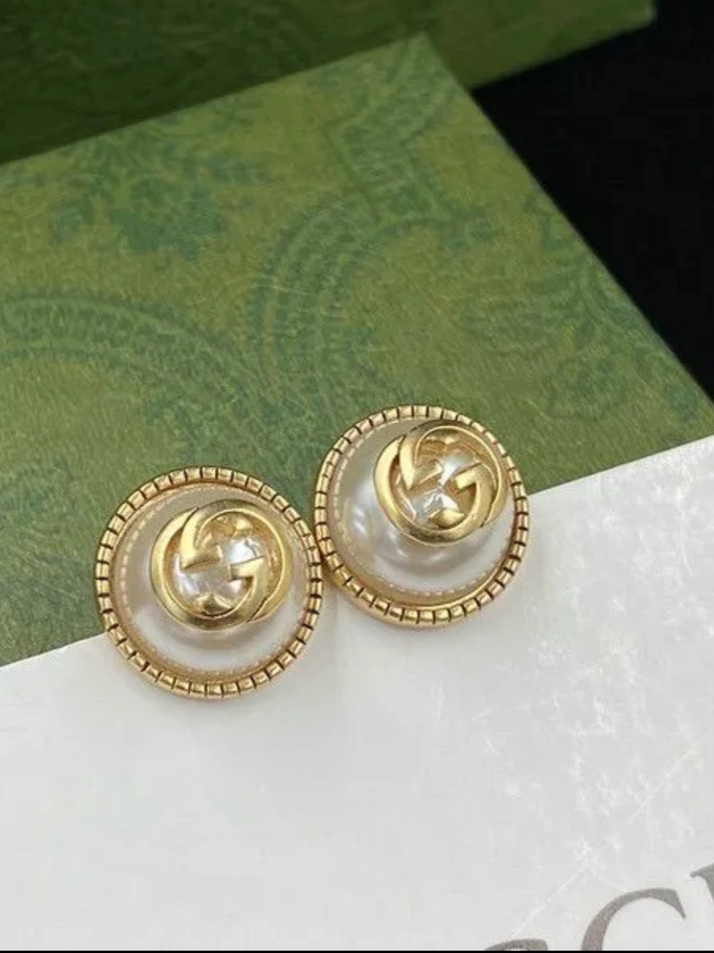 Fashion Jewelry Gold and Pearl Round Logo-Style Stud Earrings